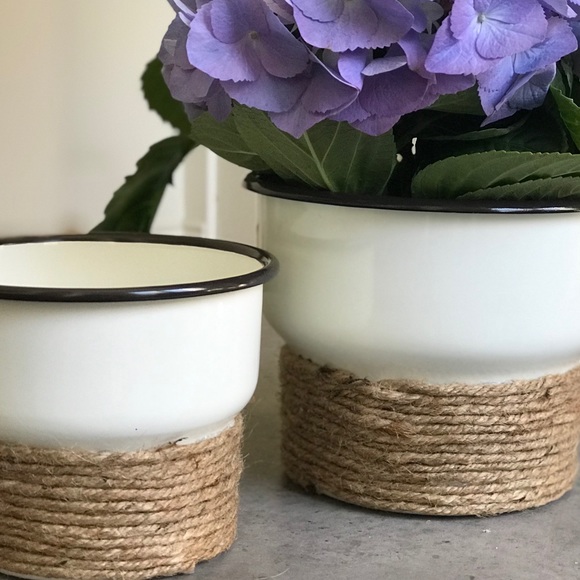 Flower Pot - Picture 3 of 9